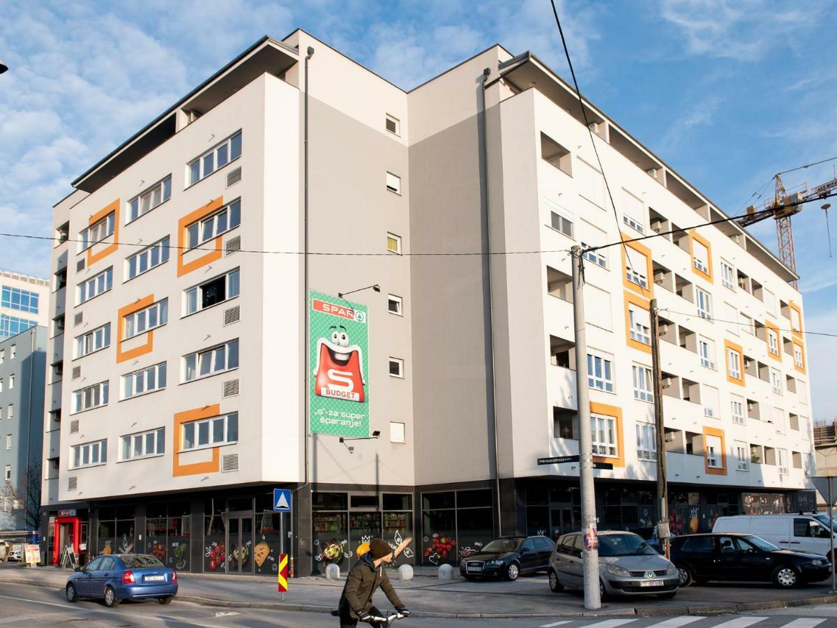 Sauna - Flexible Selfcheckins 6 - Zagreb - Garage - Electric Vehicle Ccharger - Loggia - New - Luxury - Apartments Repinc 6 외부 사진